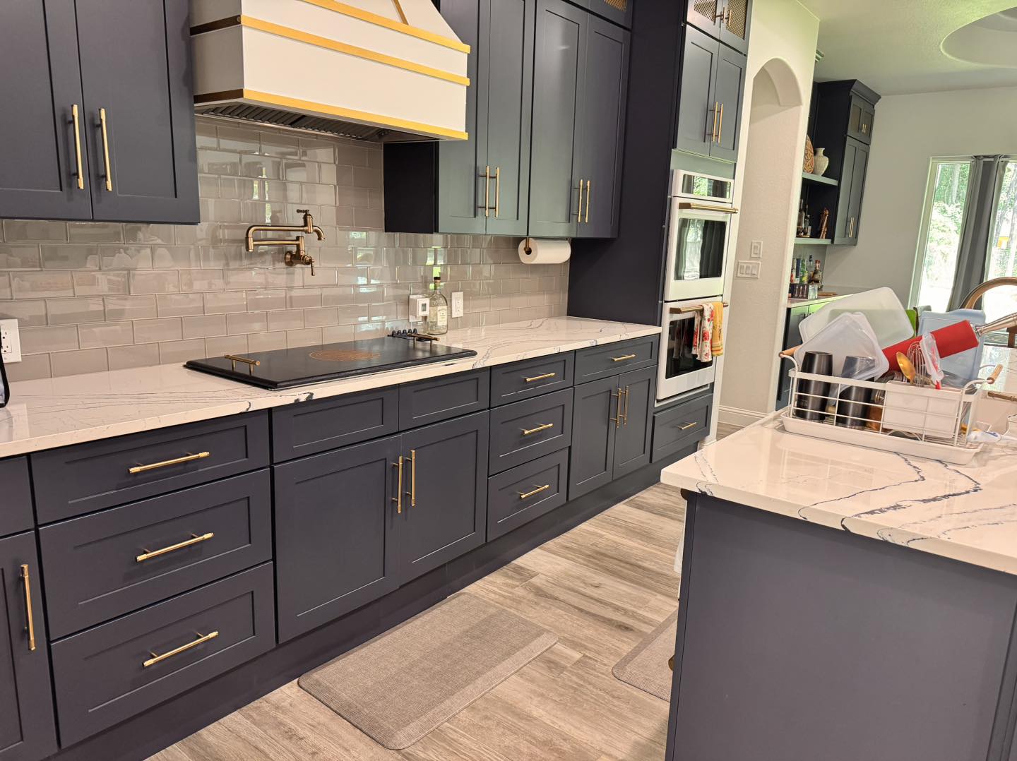 MERCEDE´S HOUSE CLEANING SERVICE Background
