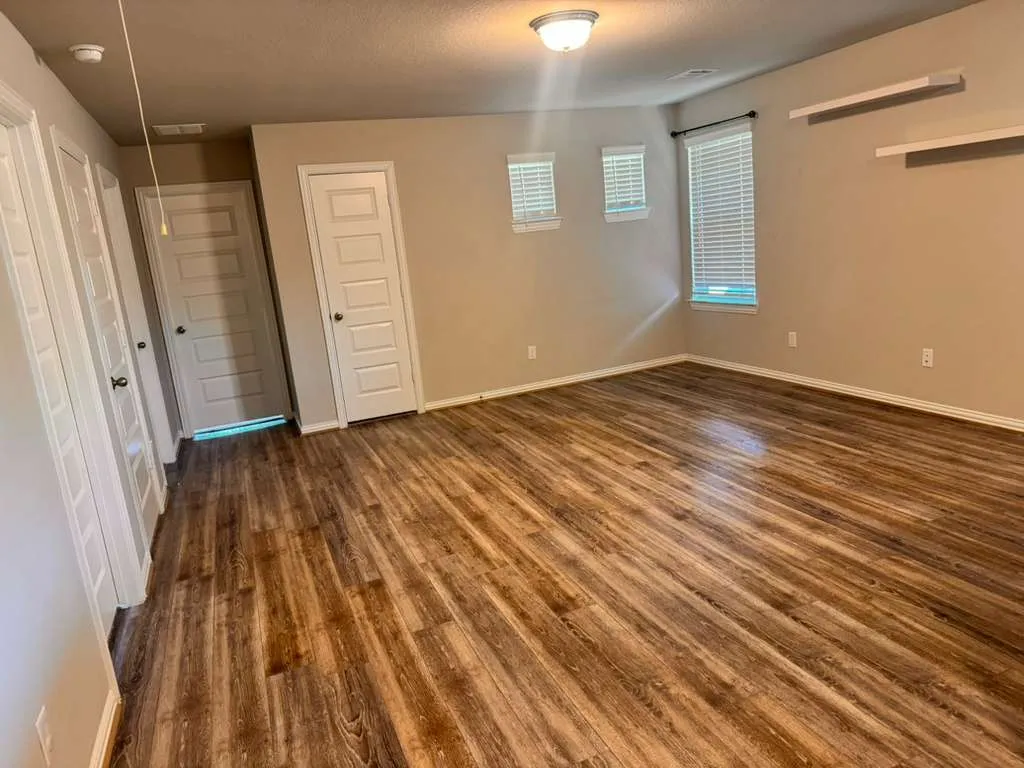 Move-in / Move-out Cleaning